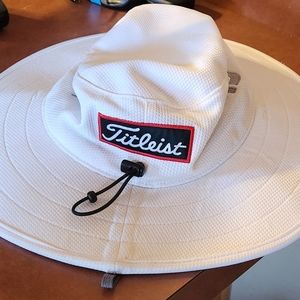 Titleist FJ Pro V1 Bucket Hat
